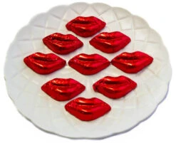 Kisses - Milk Chocolate Lips In Red Foil 5kg